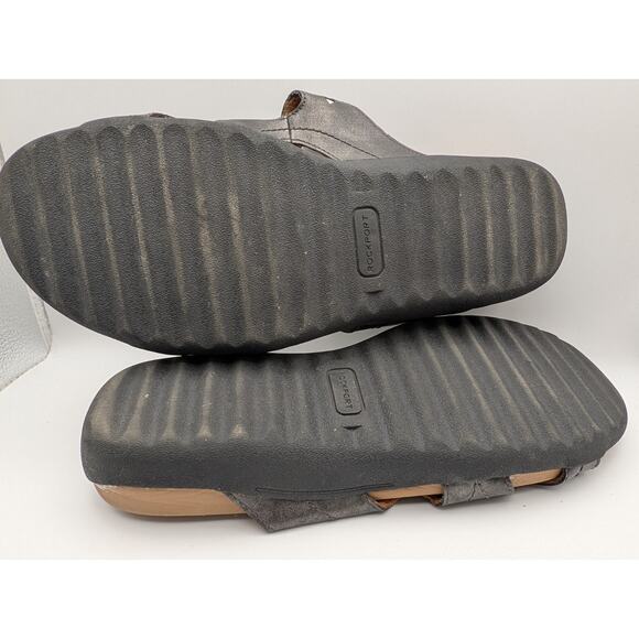 Rockport women’s sandals, brown metallic copper, size 9 M - Picture 4 of 4